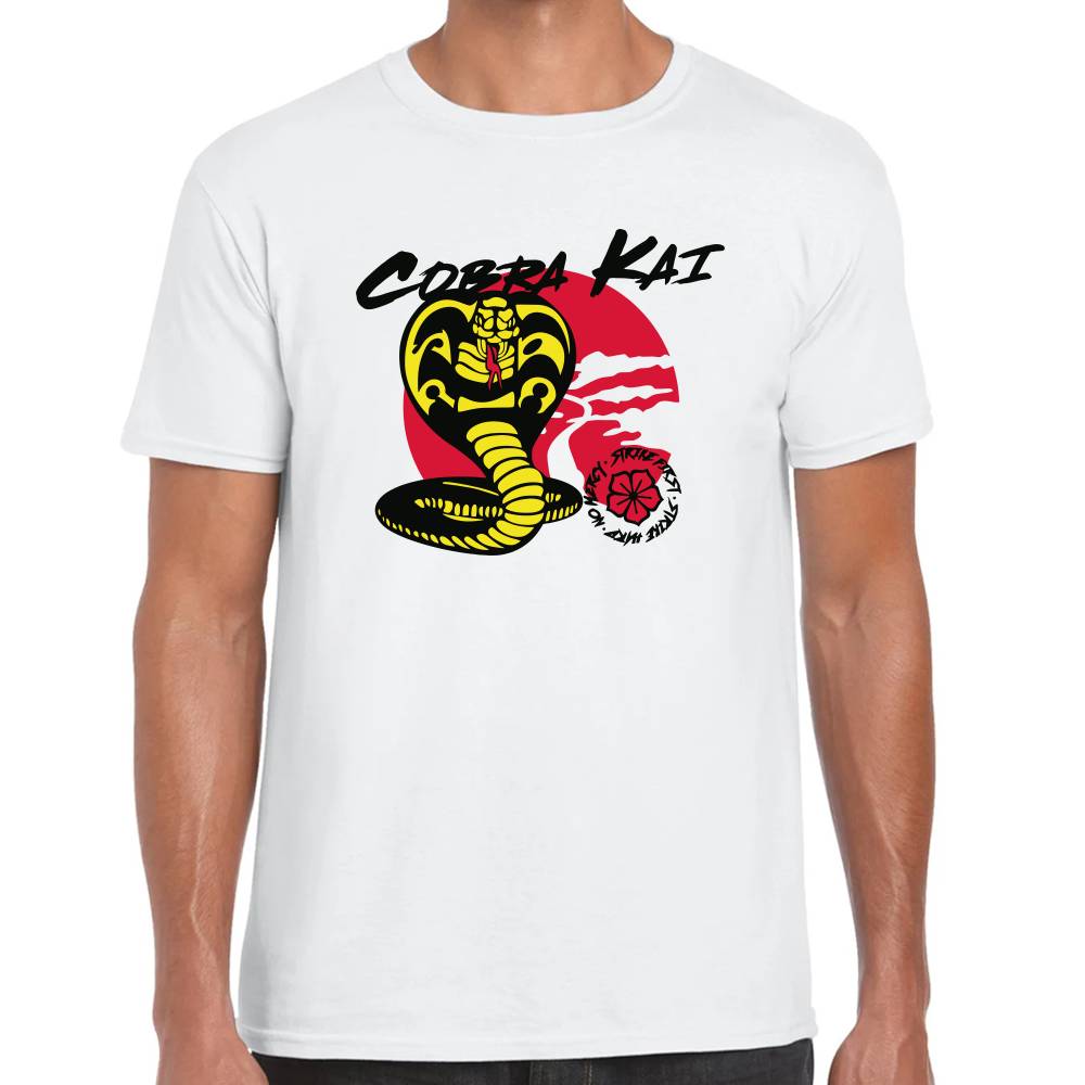 Playera Cobra Kai Cobra Standing Algodón Premium #0003262