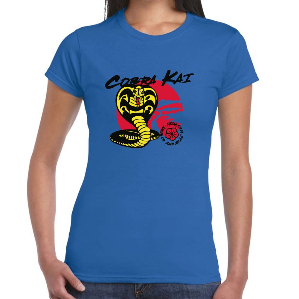 Playera Cobra Kai Cobra Standing Algodón Premium #0003262