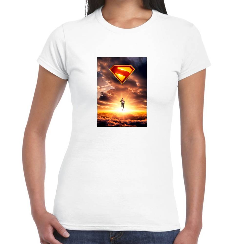 Playera Superman Poster Cielo 2025 DC Algodón Premium #0003273